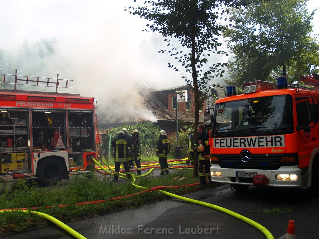Brand Schuetzenhof Neusser Landstr P5435.JPG